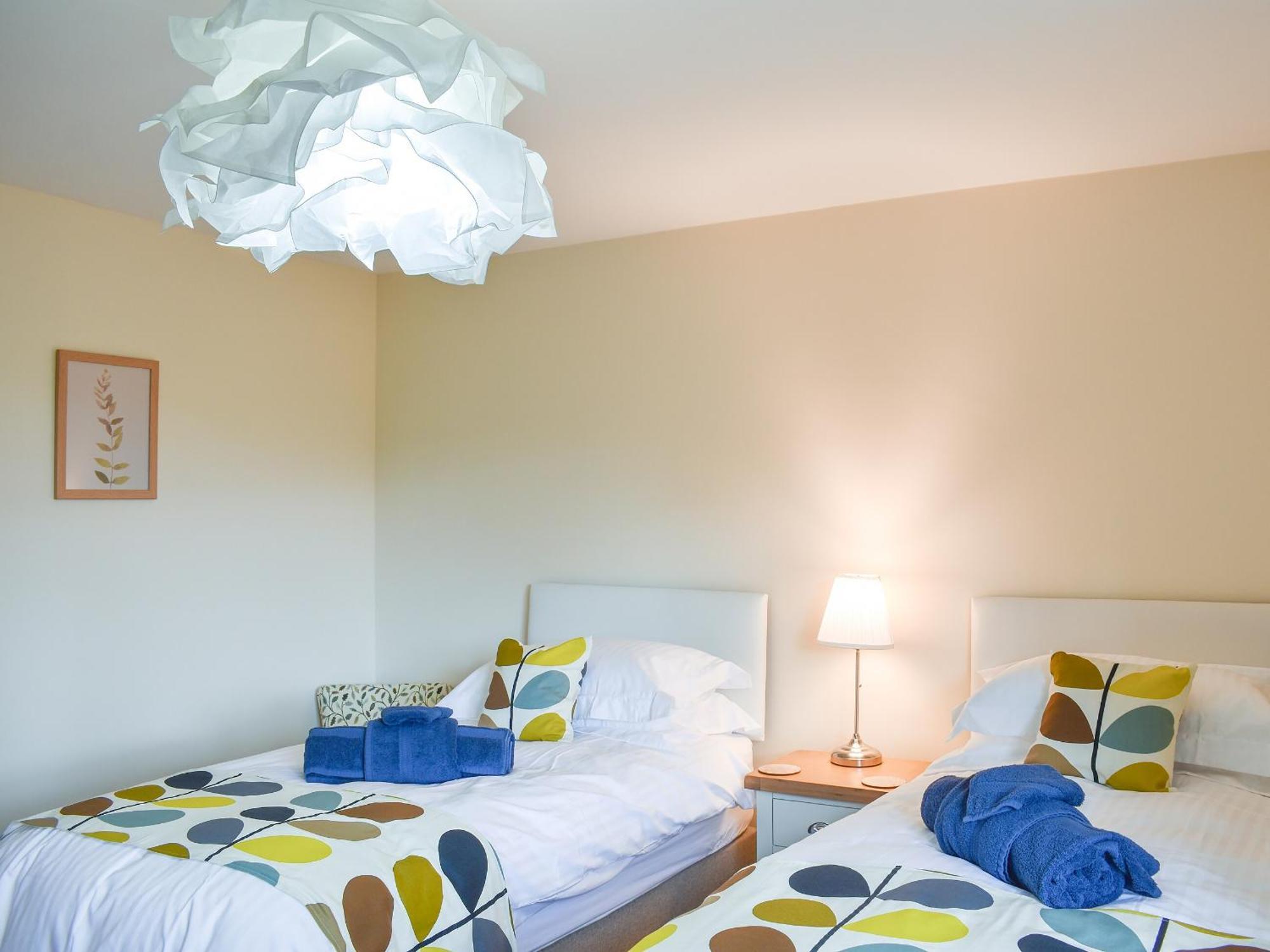 Watersedge Villa Hawes Bagian luar foto