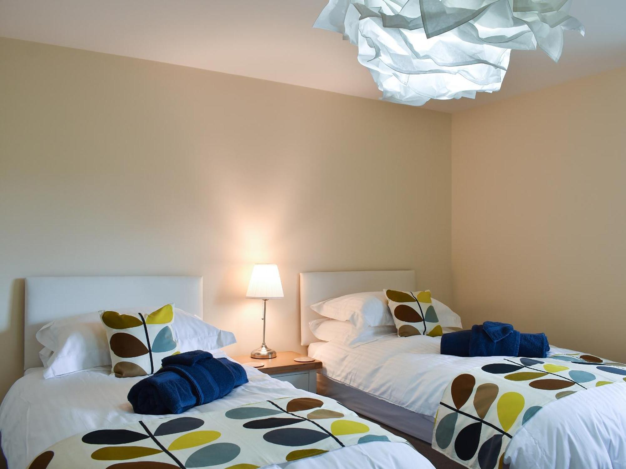 Watersedge Villa Hawes Bagian luar foto