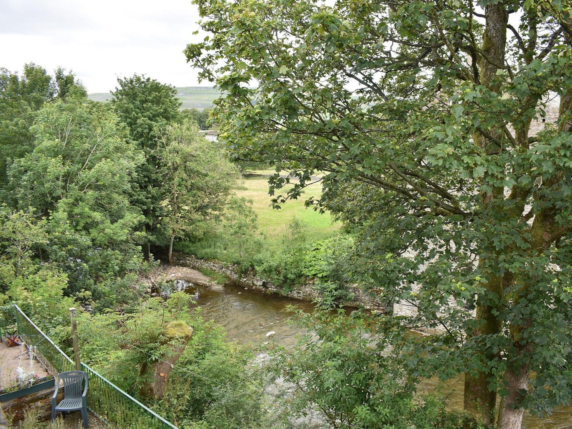 Watersedge Villa Hawes Bagian luar foto